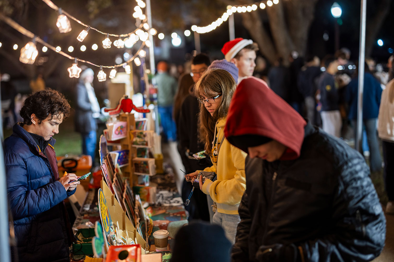 Baylor students shopping for gifts